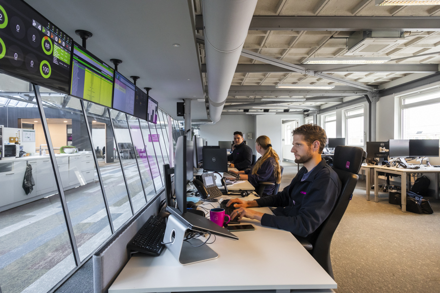 Foto van het NOC (network operations center)