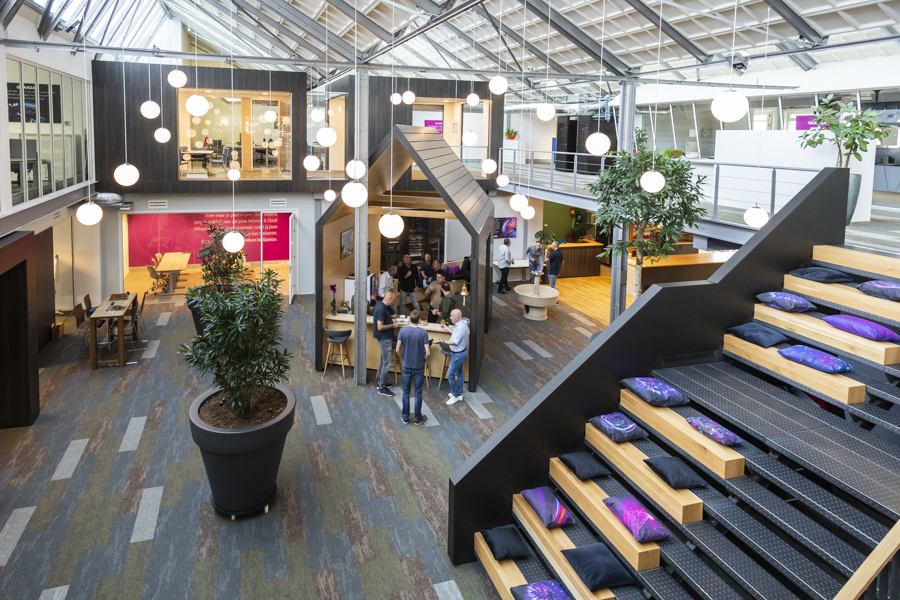 de mooie hal van het bijzondere bedrijfspand van Quanza BV in Amsterdam